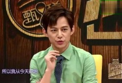 何炅爆料男孩视频,揭秘明星童年趣事